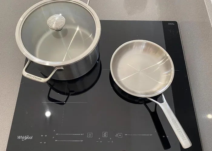 Apartment Mansfield Vue Carte Postale Terrasse Piscine 2