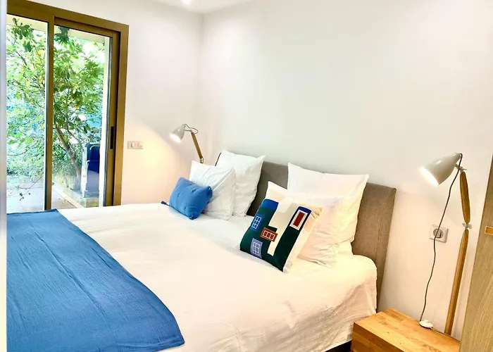 Apartment Mansfield Vue Carte Postale Terrasse Piscine 2